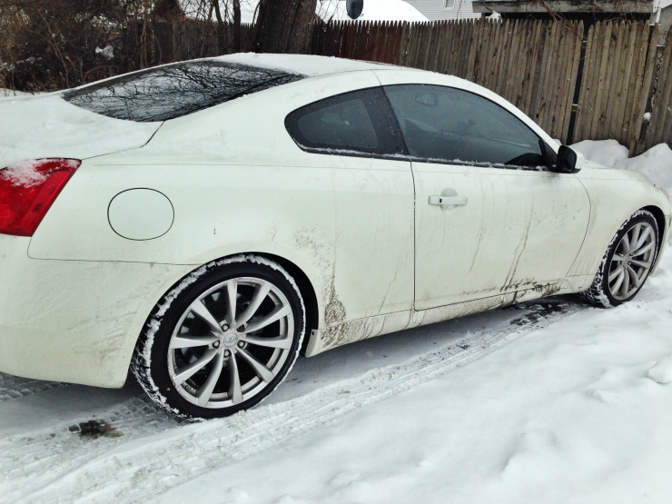 infiniti g37 in snow