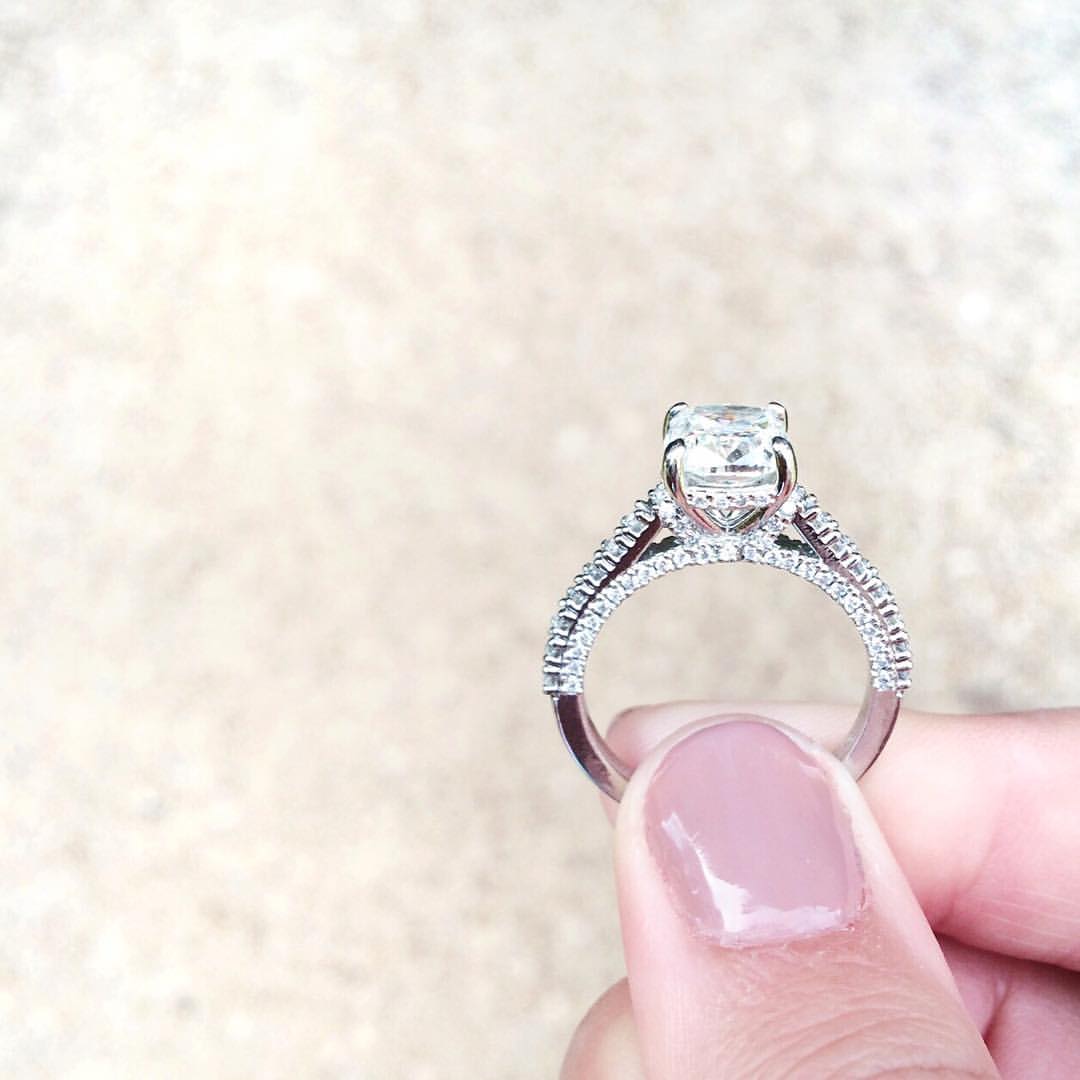 two carat engagement ring 