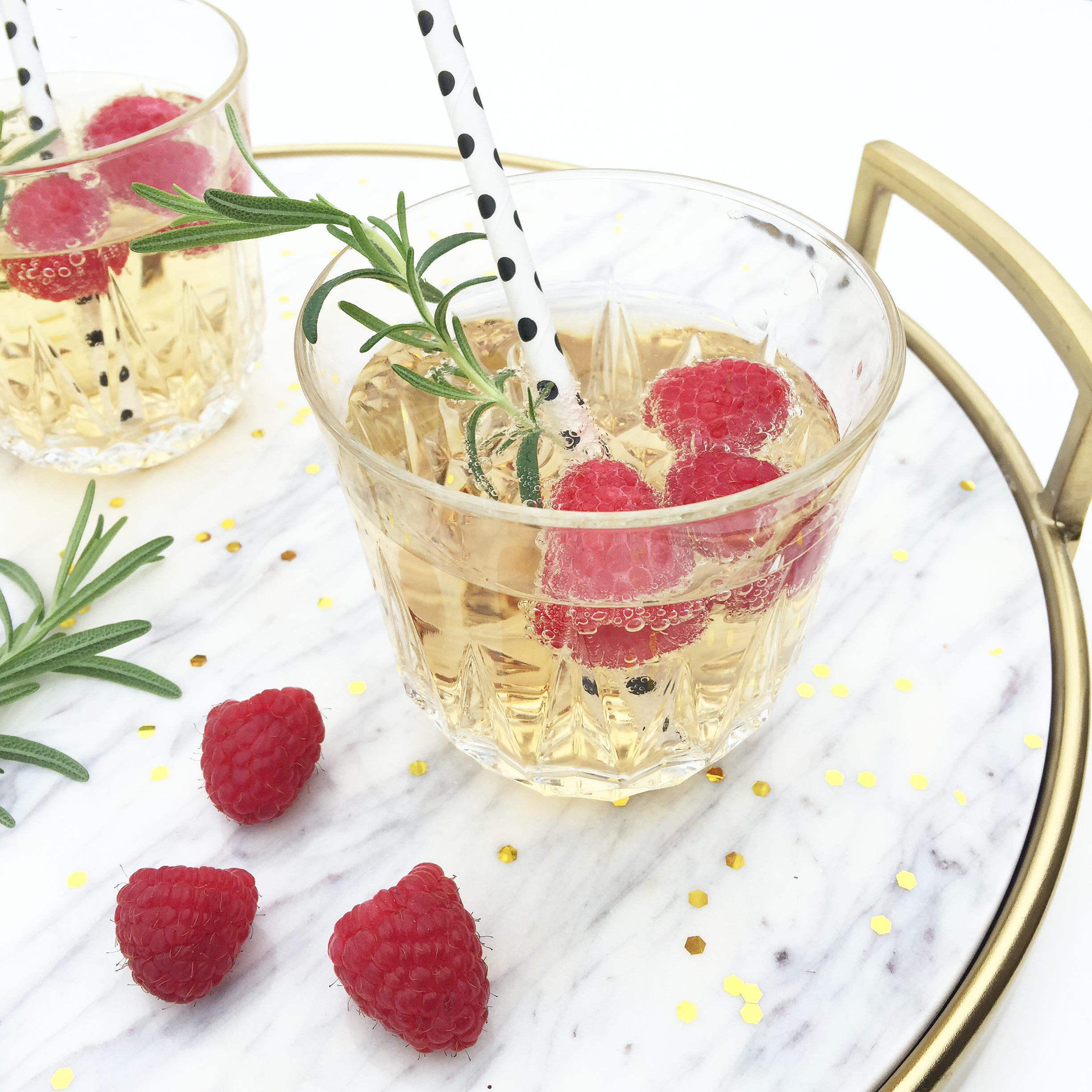 STRAWBERRY-SPARKLING-SPRITZER