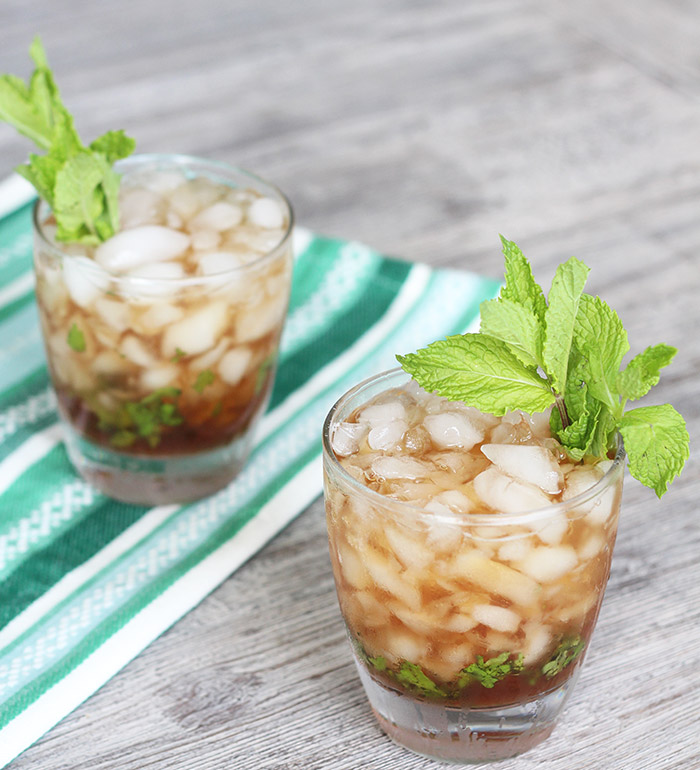 Mint Julep Sweet Tea Recipe: Mint Julep Cocktail Infused with Cold Southern Style Sweet Tea