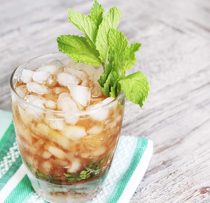 Mint Julep Sweet Tea Recipe: Mint Julep Cocktail Infused with Cold Southern Style Sweet Tea