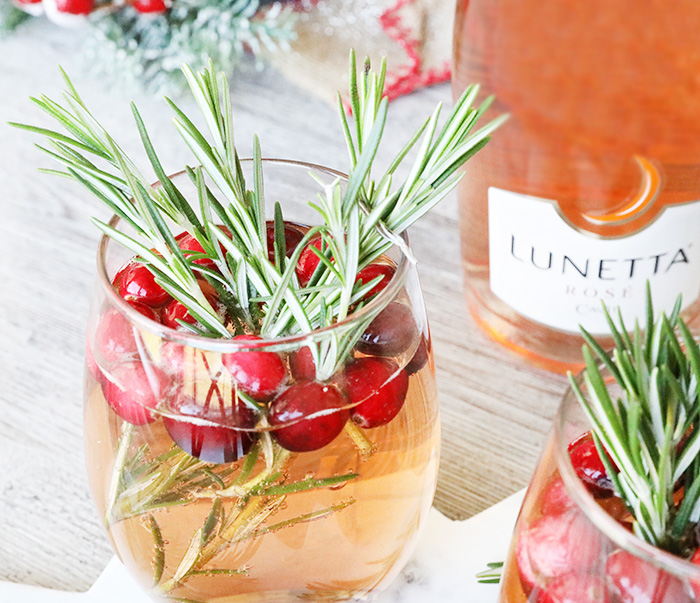 Sparkling Holiday Rosé Cocktail Recipe