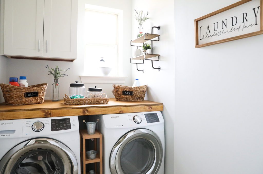 Rustic Farmhouse Laundry Room Decor Inspiration