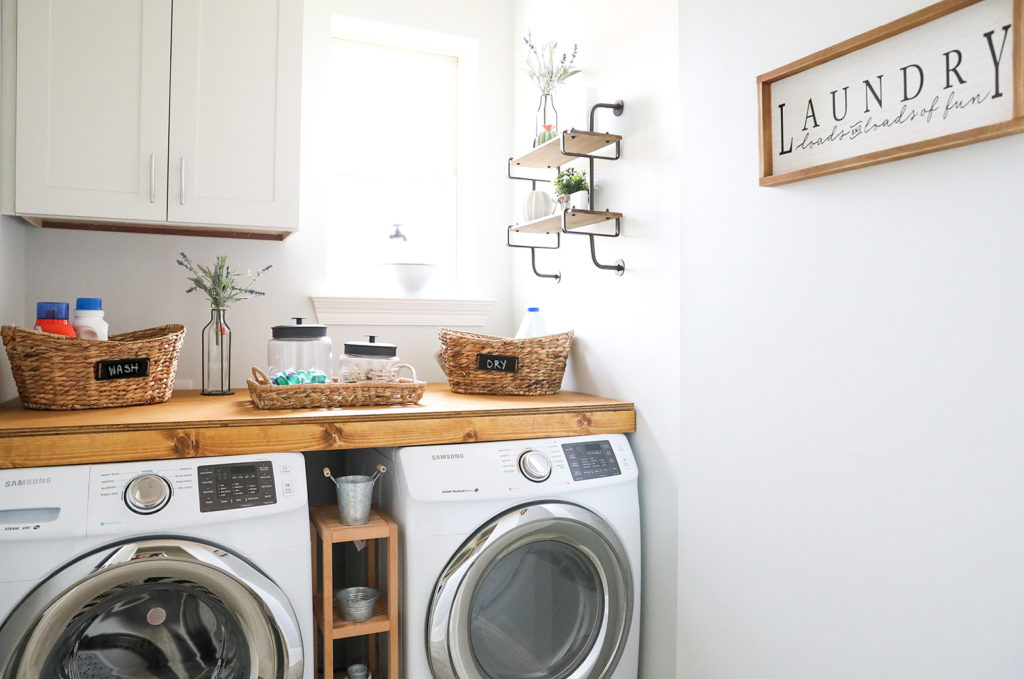 Rustic Farmhouse Laundry Room