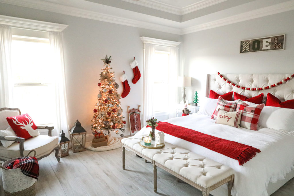 Photos Of Bedrooms Decorated For Christmas